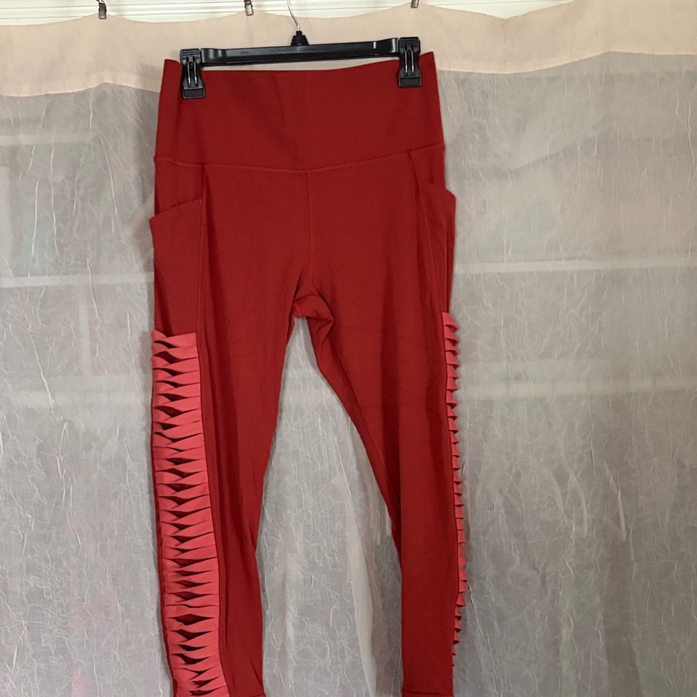 Athleta Salutation 7/8 Tight in Powervita